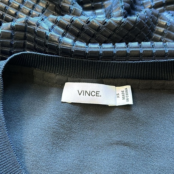 VINCE Mesh Lattice Overlay Silk Lined and Layered Tank Top Sleeveless Sz XS - Picture 10 of 14